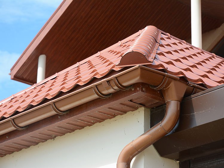 Installing Rain Gutters Aliso Viejo CA