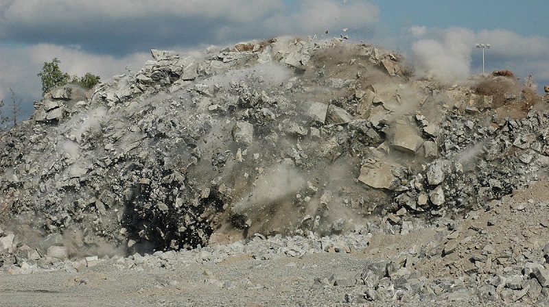 rock fracturing and blasting